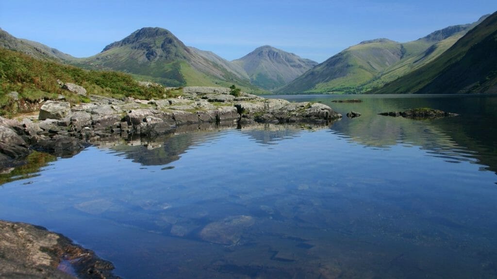 a wonderful landscape of lakes and mountains in the Lake District
